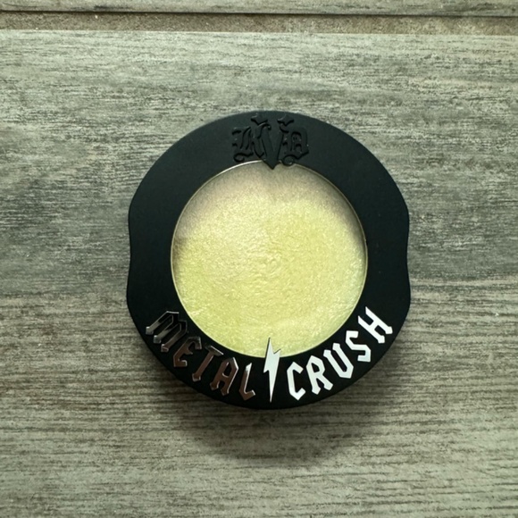 Kat Von D "Gravitron" highlighter - Picture 2 of 6